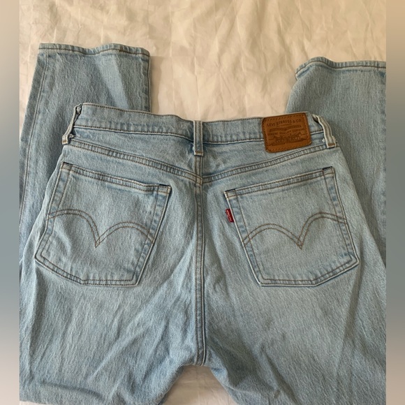 Levi’s Wedgie Straight Jean - Picture 3 of 3